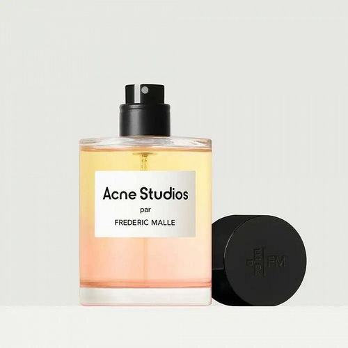 topbrand 青岛啤酒集团获增资 acne studios将推出首款香水 dior任命副总经理 卡地亚推出品牌播客
